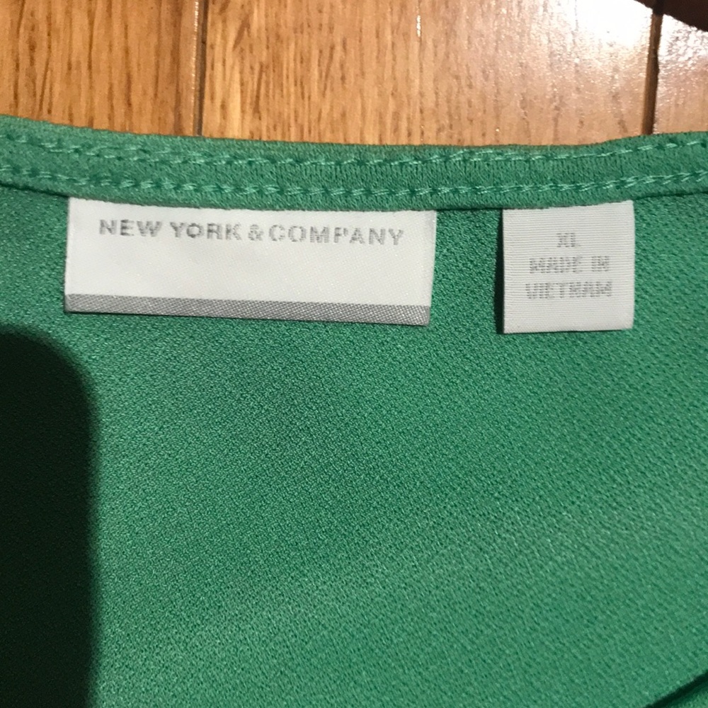 Blouse - Picture 2 of 3